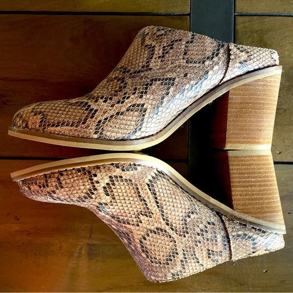 Rocket Dog Shoes - Faux Beige Snakeskin Heeled Mules